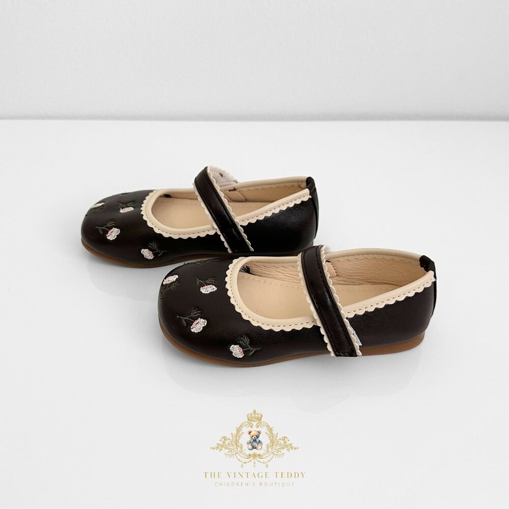 NWT Pretty Girls Mary Jane Flats Embroidered Cute Children's Shoes Brown 2.5 - Picture 3 of 6
